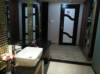 Provence Garden Hotel Wuhan Bagian luar foto
