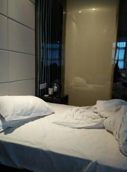Provence Garden Hotel Wuhan Bagian luar foto