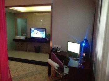 Provence Garden Hotel Wuhan Bagian luar foto