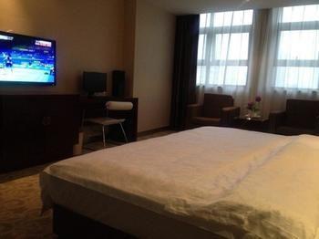 Provence Garden Hotel Wuhan Bagian luar foto